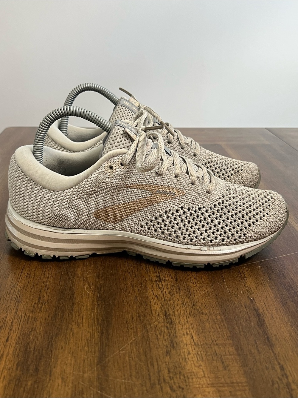 Brooks Revel 2 Gray Gold Womens Sneakers Size 8 B Running Shoes